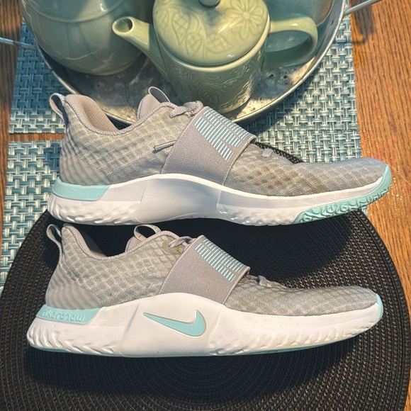 Nike Womens Renew In Season TR 9 Gray Running Shoes Sneakers - Size 10 - Picture 2 of 5